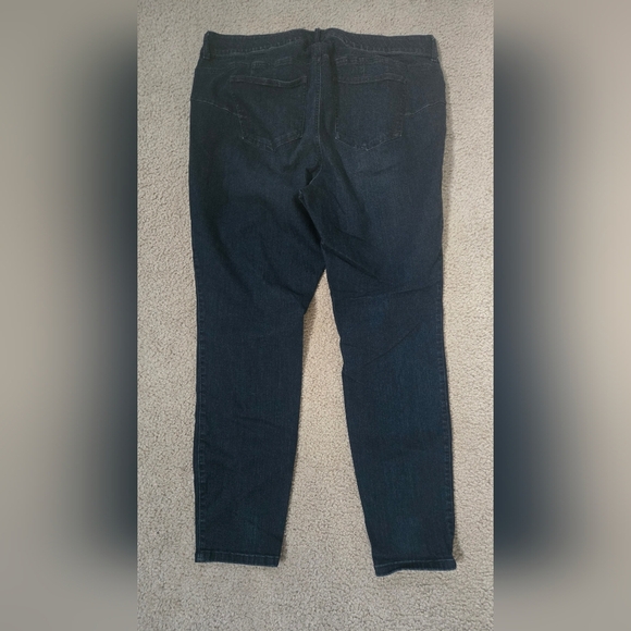 Torrid Bombshell Skinny Jeans Size 20 Regular - Picture 3 of 3